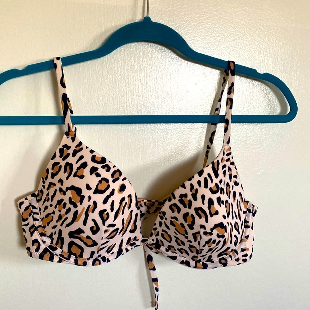 Cheetah Bikini print top, adjustable straps size 34C